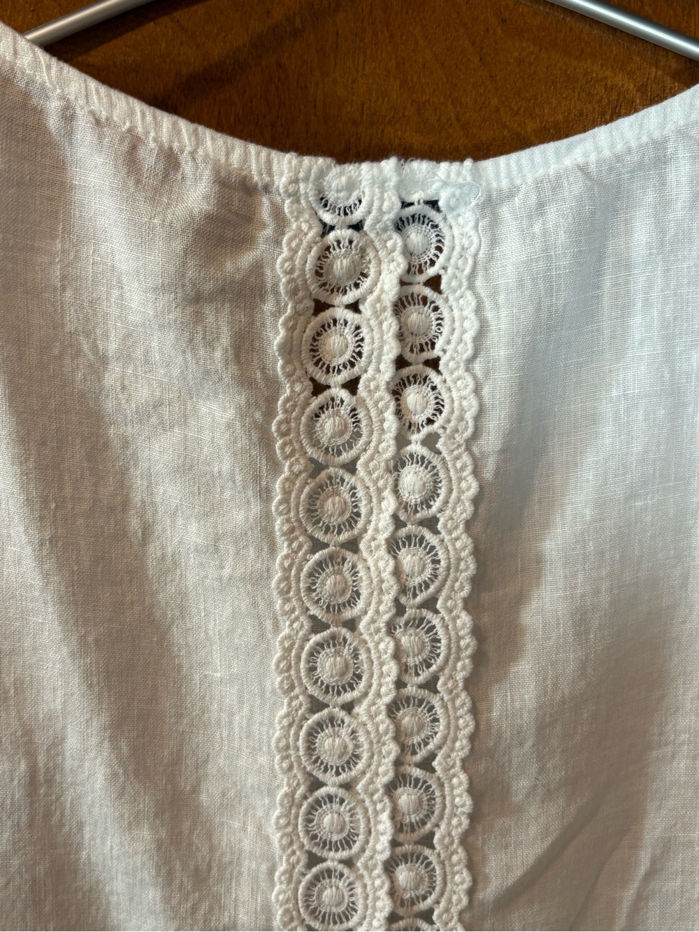 Relaxed White Linen Tunic with Crochet Back Detail - Picture 3 of 4